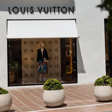 In The Heart Of Puerto Banus, With Private Parking Space And Communal Pool, Paddle Tennis Court And Gym Apartment Marbella