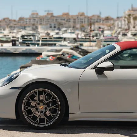 In The Heart Of Puerto Banus, With Private Parking Space And Communal Pool, Paddle Tennis Court And Gym Appartement *