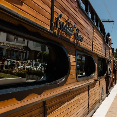 In The Heart Of Puerto Banus, With Private Parking Space And Communal Pool, Paddle Tennis Court And Gym Apartment