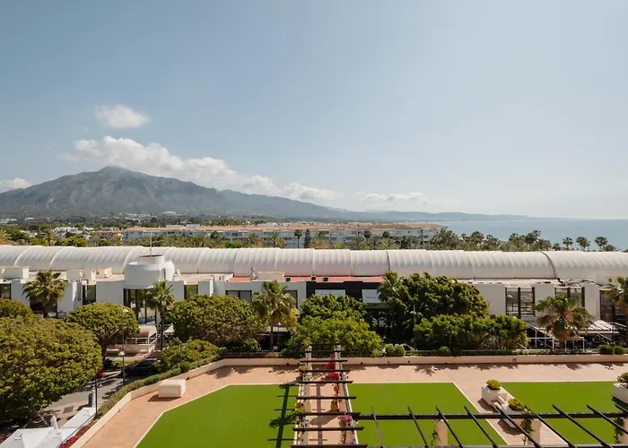 In The Heart Of Puerto Banus, With Private Parking Space And Communal Pool, Paddle Tennis Court And Gym *