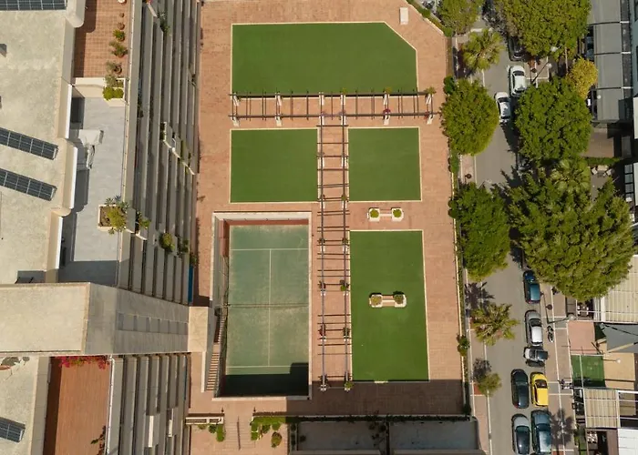 In The Heart Of Puerto Banus, With Private Parking Space And Communal Pool, Paddle Tennis Court And Gym 아파트