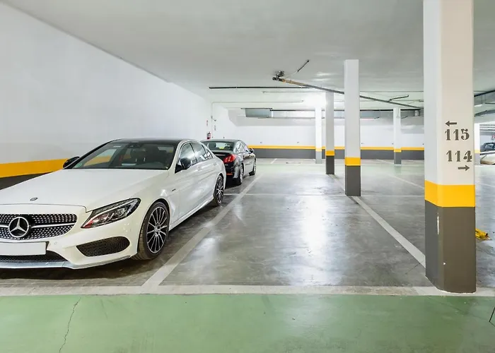 아파트 In The Heart Of Puerto Banus, With Private Parking Space And Communal Pool, Paddle Tennis Court And Gym 마르베야