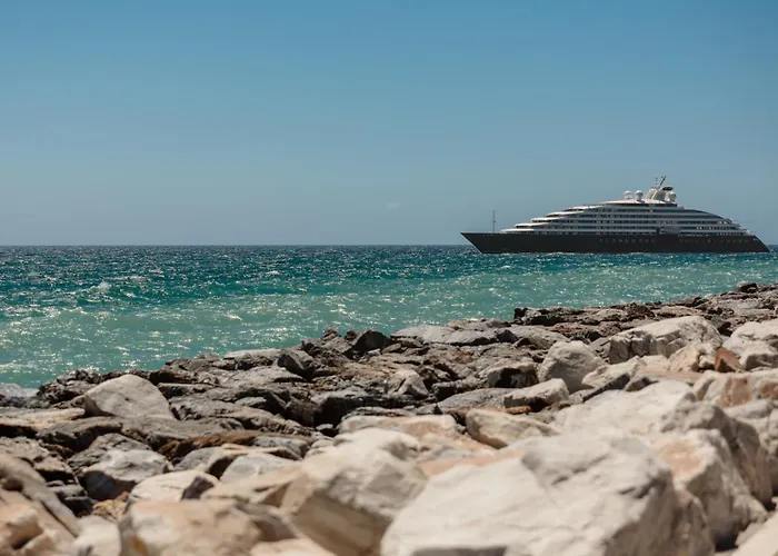 In The Heart Of Puerto Banus, With Private Parking Space And Communal Pool, Paddle Tennis Court And Gym 아파트 마르베야