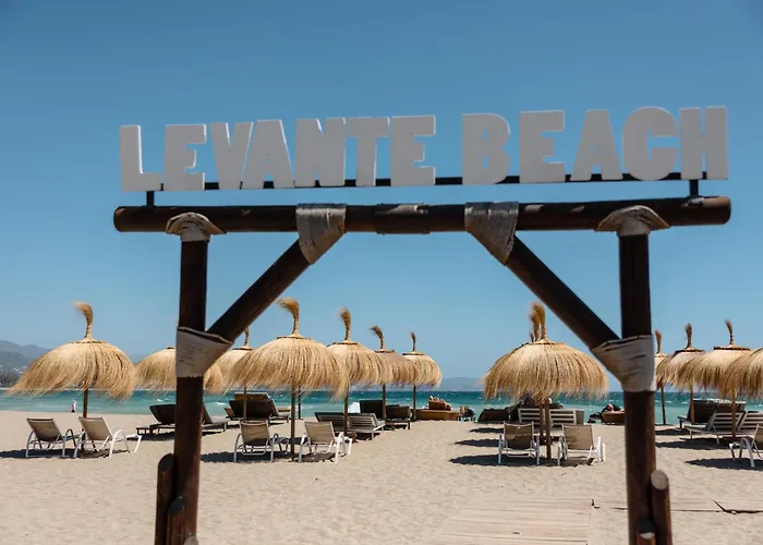 아파트 In The Heart Of Puerto Banus, With Private Parking Space And Communal Pool, Paddle Tennis Court And Gym