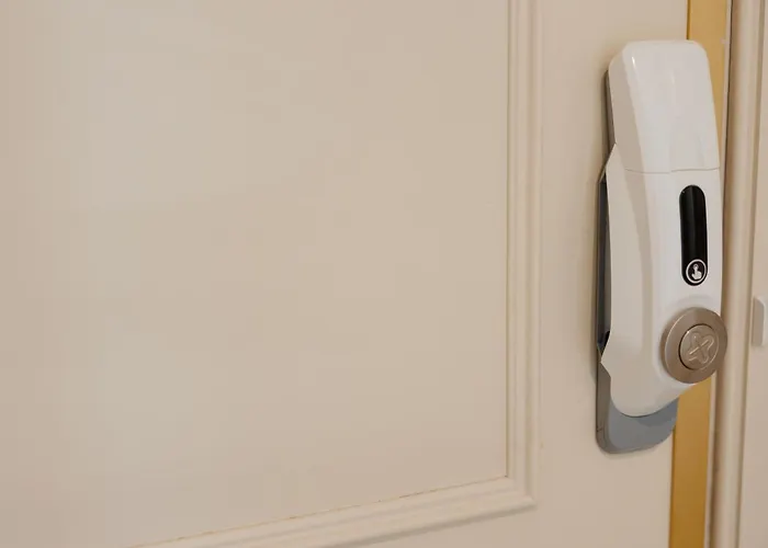 아파트 In The Heart Of Puerto Banus, With Private Parking Space And Communal Pool, Paddle Tennis Court And Gym 마르베야