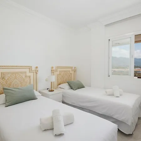 Sea View In The Center Of Puerto Banus And Private Parking