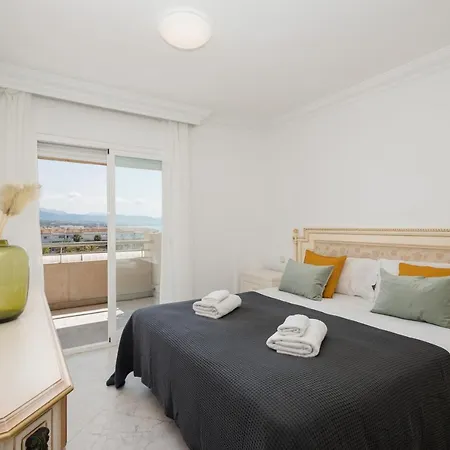 Apartment Sea View In The Center Of Puerto Banus And Private Parking *