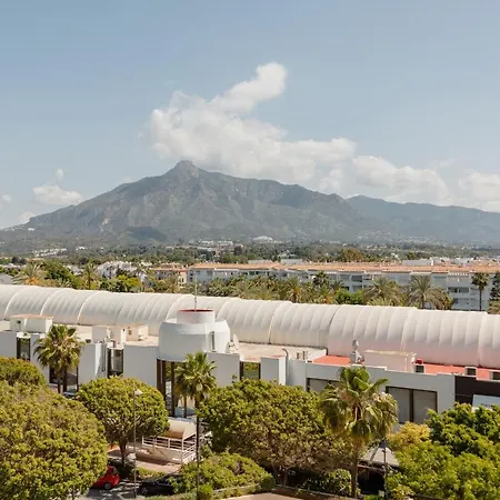 Apartment Sea View In The Center Of Puerto Banus And Private Parking