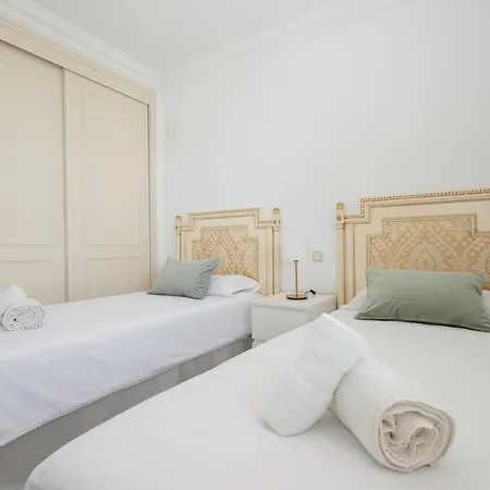 Sea View In The Center Of Puerto Banus And Private Parking *