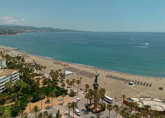 Appartamento In The Heart Of Puerto Banus, With Private Parking Space And Communal Pool, Paddle Tennis Court And Gym *