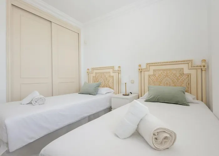 In The Heart Of Puerto Banus, With Private Parking Space And Communal Pool, Paddle Tennis Court And Gym *