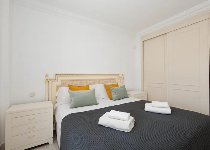 Appartamento In The Heart Of Puerto Banus, With Private Parking Space And Communal Pool, Paddle Tennis Court And Gym *